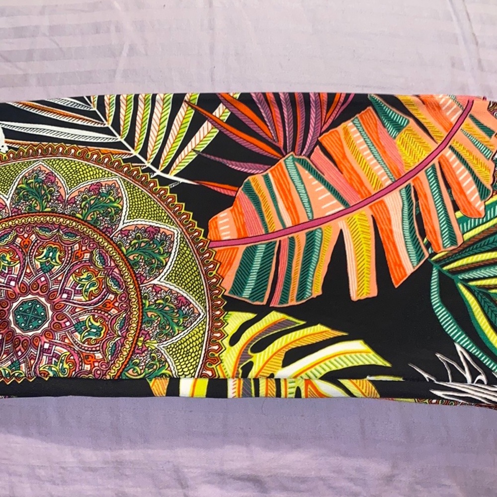 Higher highs tropical tie top - Picture 3 of 3